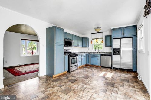 305 Shawnee Trl, Browns Mills NJ  08015-6119 exterior