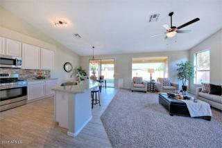 7032 Angela Dr, Glendale, AZ 85308-8418