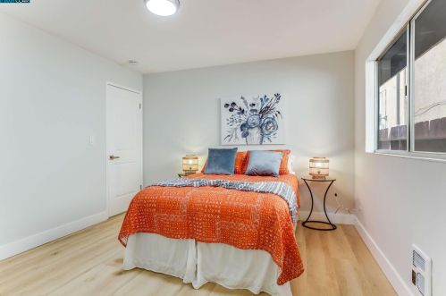 1706 88th Ave, Oakland CA  94621-1006 exterior