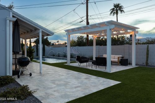 5744 12 St, Phoenix AZ 85086-7351 exterior