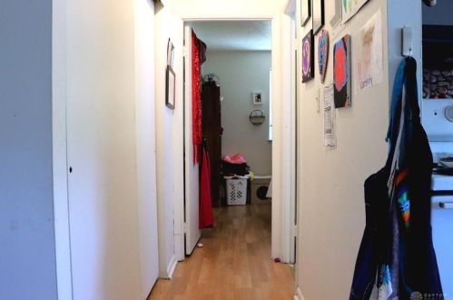 8121 Daly Rd, Cincinnati OH 45231-5702 exterior