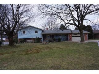 2113 Darby Dr, Massillon, OH 44646-2119