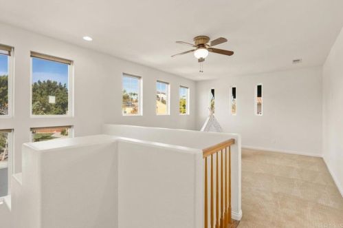 7507 Mona Ln, San Diego CA 92130-5621 exterior