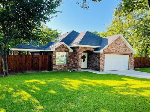 2004 Blandin St, Fort Worth, TX 76111-2808
