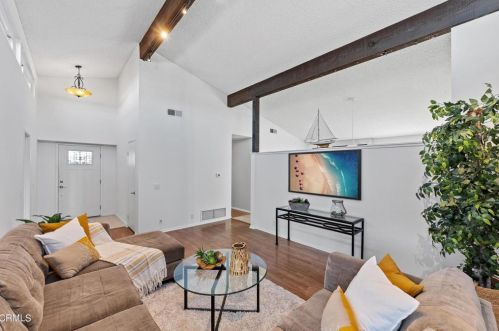 1805 Adelaide Ct, Oxnard CA 93035-3102 exterior