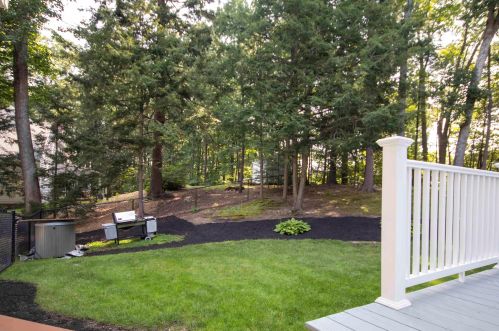 8 Cathedral Cir, Nashua NH 03063-2716 exterior