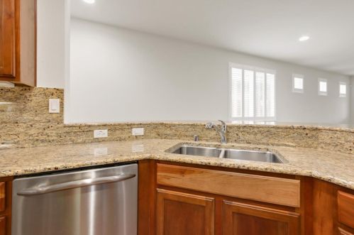 7500 Abbey Cir, Elk Grove CA  95757-5103 exterior