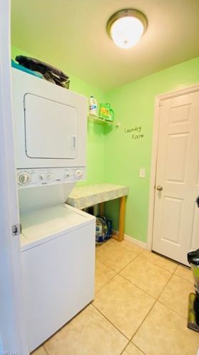 354 Shadow Lk Dr, Lehigh Acres FL 33974-0826 exterior