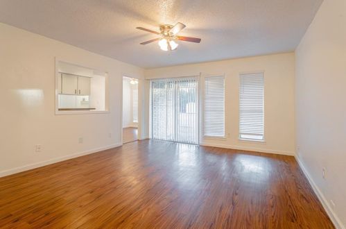 8501 Cameron Rd, Austin, TX 78754-3940