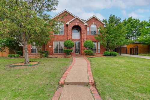 122 Carolyn Ln, Plano TX  75094-4262 exterior