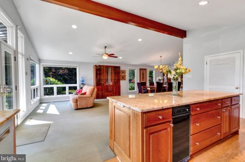 1014 Thomas Ave, Riverton NJ  08077-2321 exterior