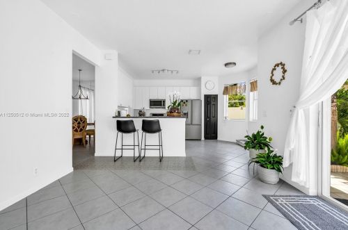 15042 20th St, Hollywood FL  33027-4363 exterior