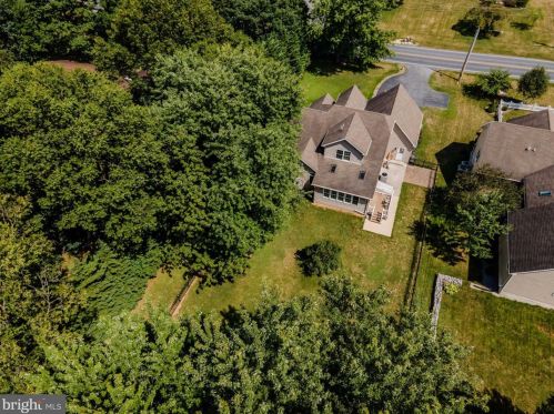 1022 Rockledge Dr, Carlisle PA  17015-9127 exterior