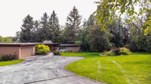 6625 Hartlaub Lake Rd, Manitowoc, WI 54220-9219