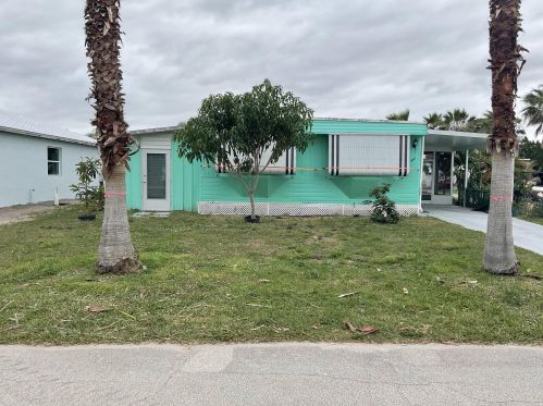 1 Jacaranda Ln, Fort Pierce, FL 34952-8508