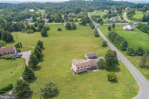 1342 Fairview Dr, Dauberville PA  19533-9185 exterior