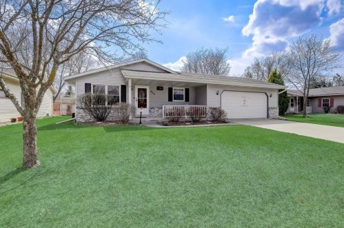 459 Knights Ave, Kewaskum, WI 53040-9105