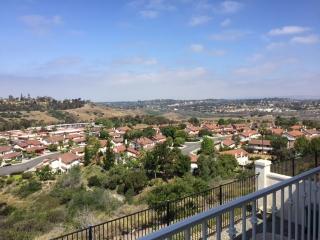 2924 Cliff Cir, Carlsbad, CA 92010-7057