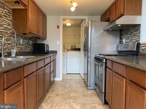9 Leon Ct, Wilmington, DE 19808-4984