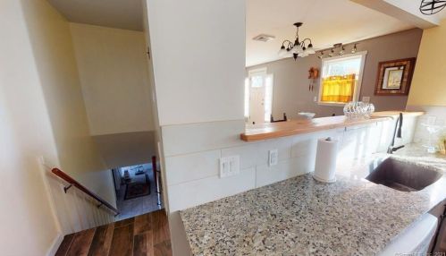 170 Giddings Ave, Windsor CT 06095-3743 exterior