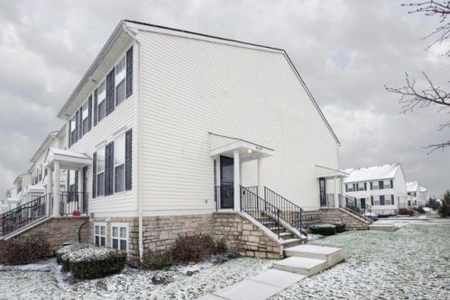 8269 Sugar Magnolia Dr, Blacklick, OH 43004-8290