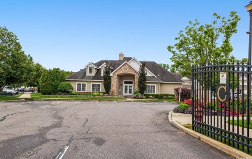 75 Morley Cir, Huntington Station NY 11747-4830 exterior