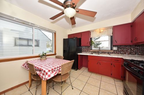 5769 92, Milwaukee WI 53225-2706 exterior