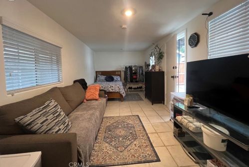 2436 Adriatic Ave, Long Beach CA 90810-3313 exterior