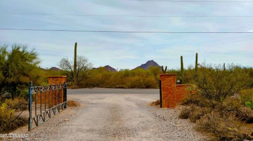 2810 Shiela Ave, Tucson, AZ 85735-9345