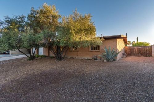 7671 John Hancock Ave, Tucson, AZ 85741-1557