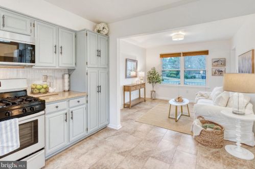 13931 Ruler Ct, Woodbridge VA  22193-3733 exterior