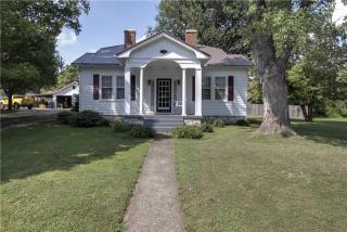 411 3rd Ave, Columbia, TN 38401-2919