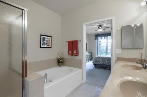 804 Saratoga Ln, Fishkill NY 12524-4946 exterior