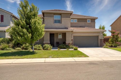 730 Sawtooth St, Manteca CA  95337-7827 exterior