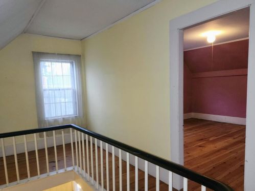 9 Hampstead Rd, Danville NH  03819-5100 exterior