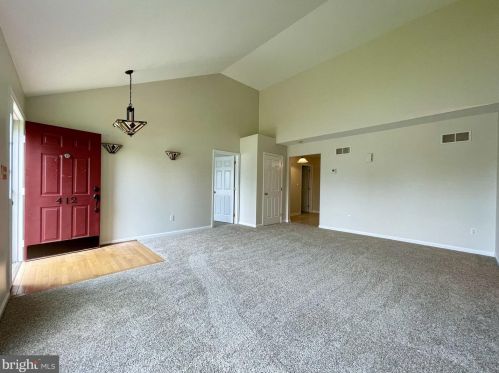 412 Mayfield Ln, Blackbird, DE 19734-9045