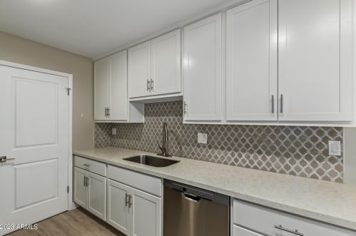 10334 Kingswood Cir, Sun City, AZ 85351-1941