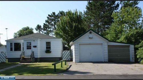 418 33 St, Hibbing MN  55746-2639 exterior