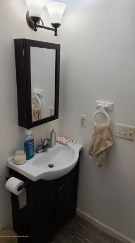 138 Rdg Ave, Tinton Falls NJ 07712-6745 exterior