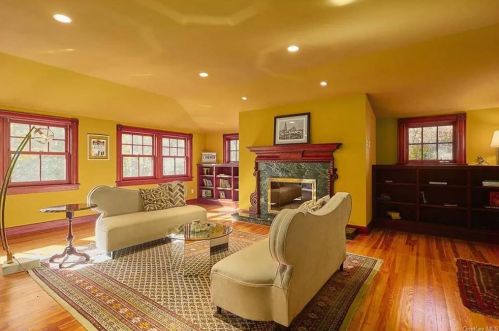 18 Patterson Brook Rd, Tuxedo Park NY  10987-4121 exterior