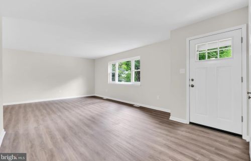 1802 Lakeshore Dr, Browns Mills NJ  08015-1364 exterior