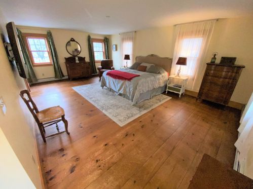 73 Main St, Hopkinton NH  03229-3003 exterior