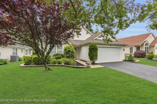 67 Foxwood Rd, Lakewood, NJ 08701-5730