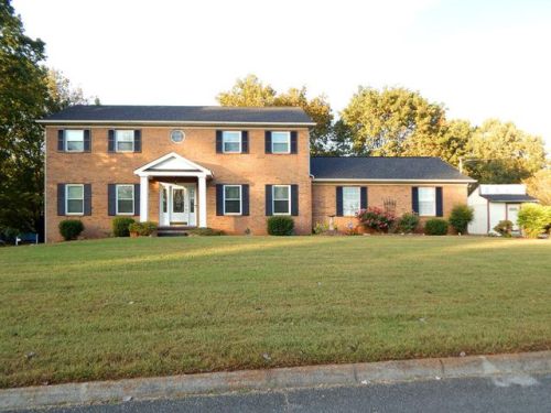 716 Sunnydale Rd, Knoxville, TN 37923-2223