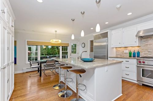 194 Clayton Rd, Scarsdale, NY 10583-1953