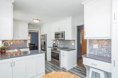2226 Edgebrook Ave, Saint Paul, MN 55119-5059