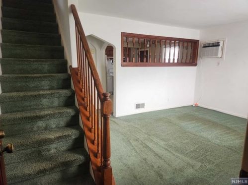 60 Garwood Ct, Outwater NJ  07026-3529 exterior