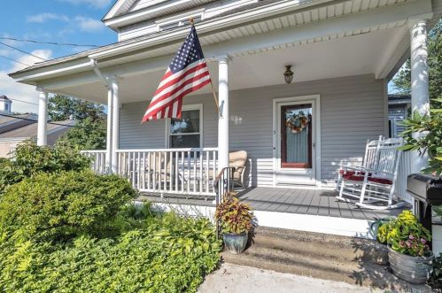 5 Huntington Rd, Stratford, CT 06614-4007