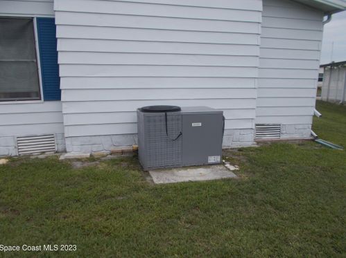 927 Hyacinth Cir, Sebastian FL  32976-7668 exterior