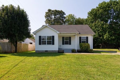 1215 5 Ave, Springfield TN  37172-2629 exterior